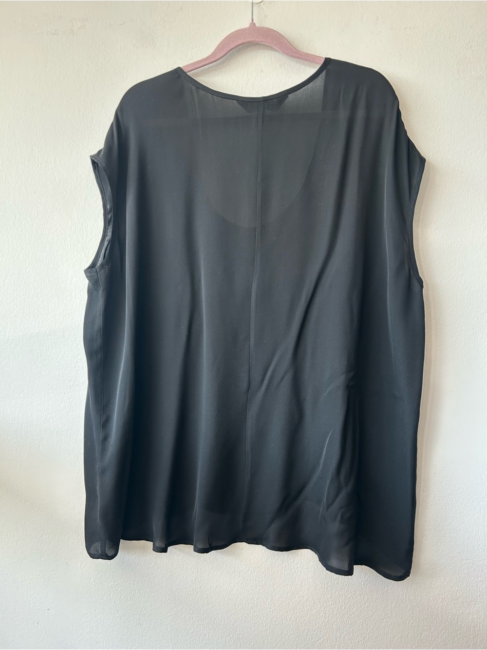 SINGLE Los Angeles 2X Sleeveless Silk Chiffon Blouse in black - Picture 5 of 11